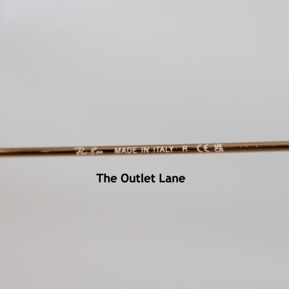 Model Display RayBan Aviator Black Lens Gold Frame RB3025 - Picture 12 of 16